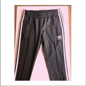 Women’s Adidas jogger pants